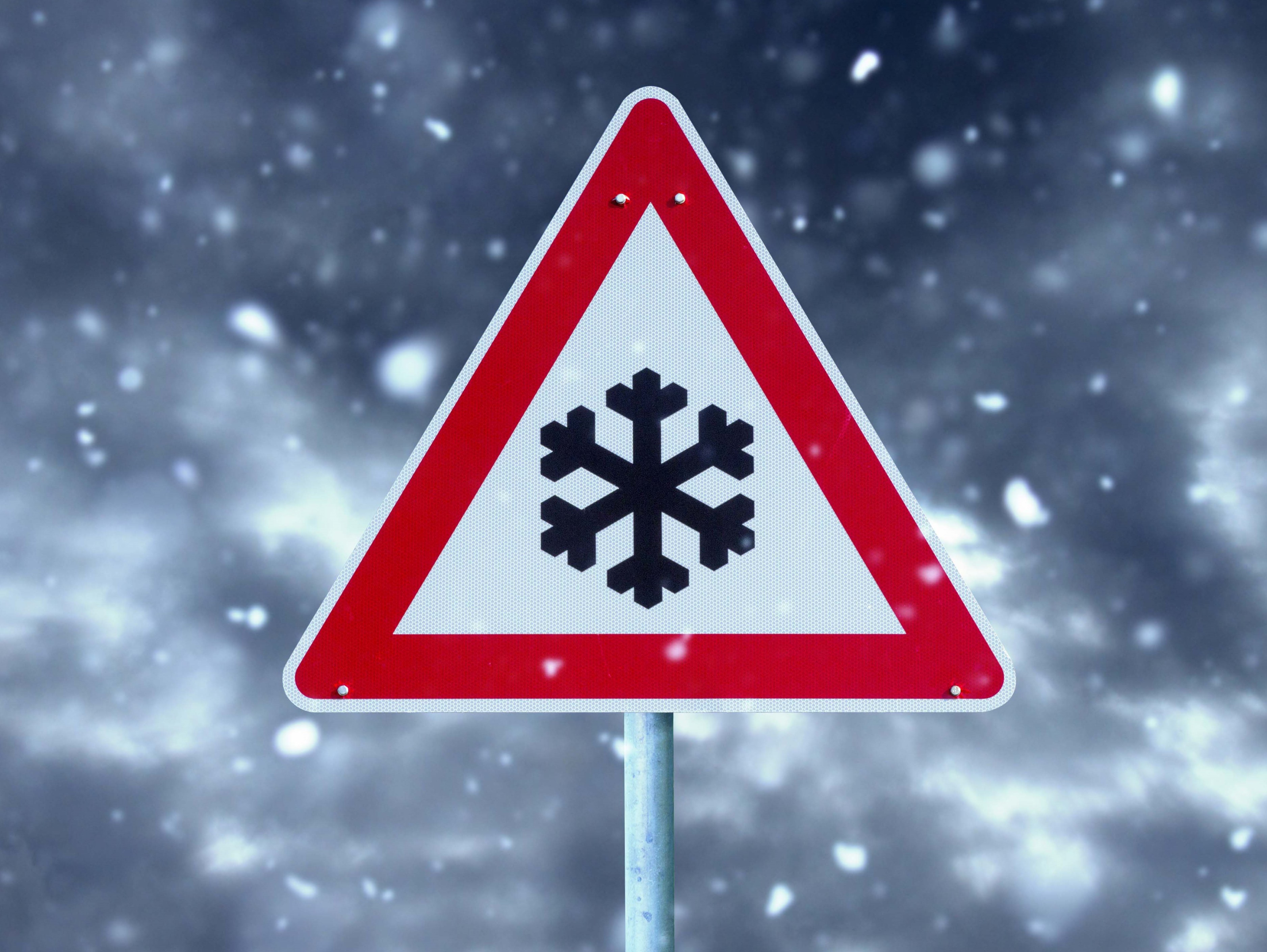 30 cm Neuschnee! Wetterwarnung - Schneewalze kommt! Meteorologen wegen aktueller Wetterlage besorgt