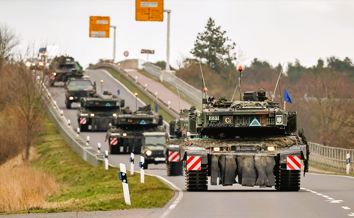 Chaos auf der Autobahn! Panzer rollen heute durch Deutschland - Verkehrsbehinderungen erwartet!