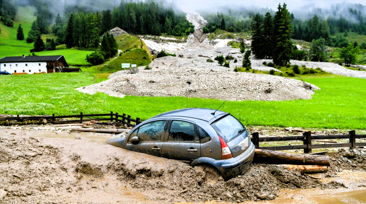 Unwetter-Alarm! Mehrere Schlammlawinen ausgelöst - Orte abgeschnitten, Starkregen sorgt für Chaos!