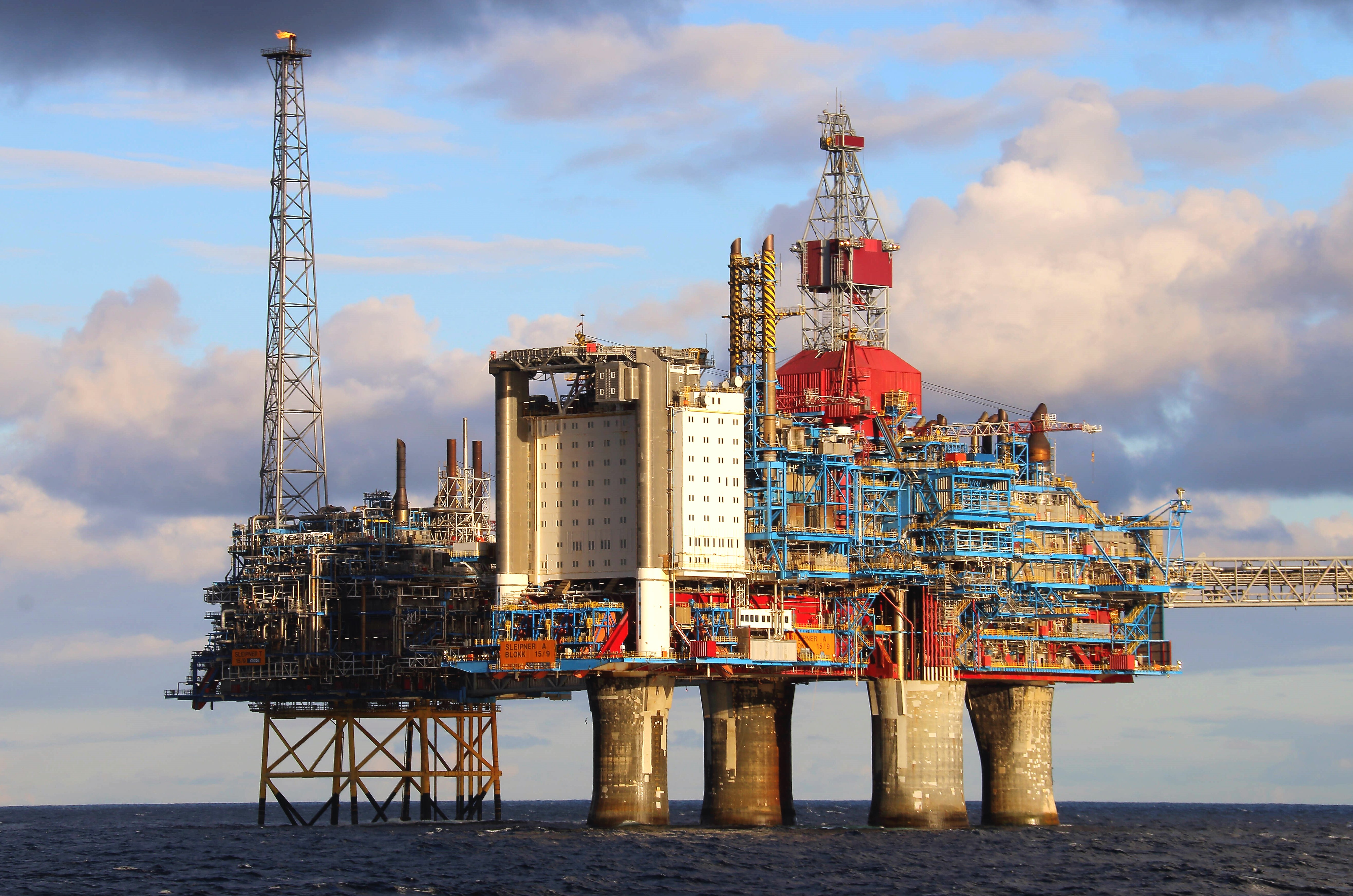 Eilmeldung! Ukraine erobert Bohrinseln vor der Küste der Krim zurück - Putins Truppen umzingelt