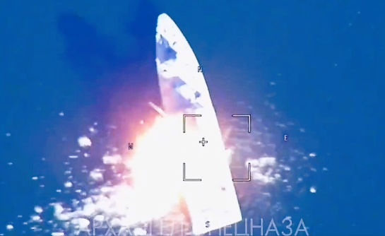 Mehrere russische Kriegsschiffe angegriffen und schwer beschädigt! Ukraine verhöhnt Russland und Putin!