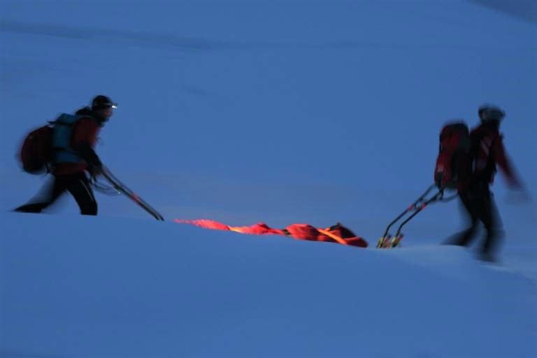 Zwei Deutsche sterben in Tirol, Deutsche Touristen in Österreich vor den Augen ihrer Partner verunglückt!