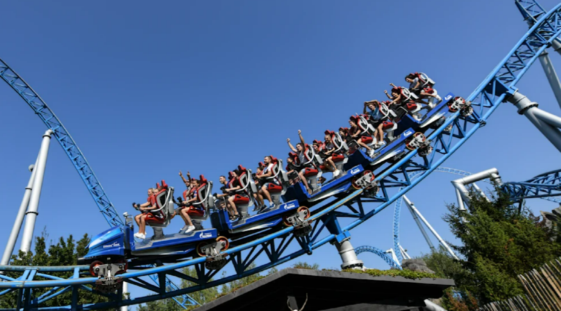 Unfall im Europapark Rust - Achterbahn bleibt kurz vor Looping stecken und hängt Kopfüber!