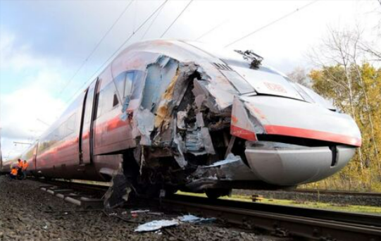 ICE-Unglück! 200 Fahrgäste mussten aus ICE evakuiert werden - erneuter Bahn-Zwischenfall!