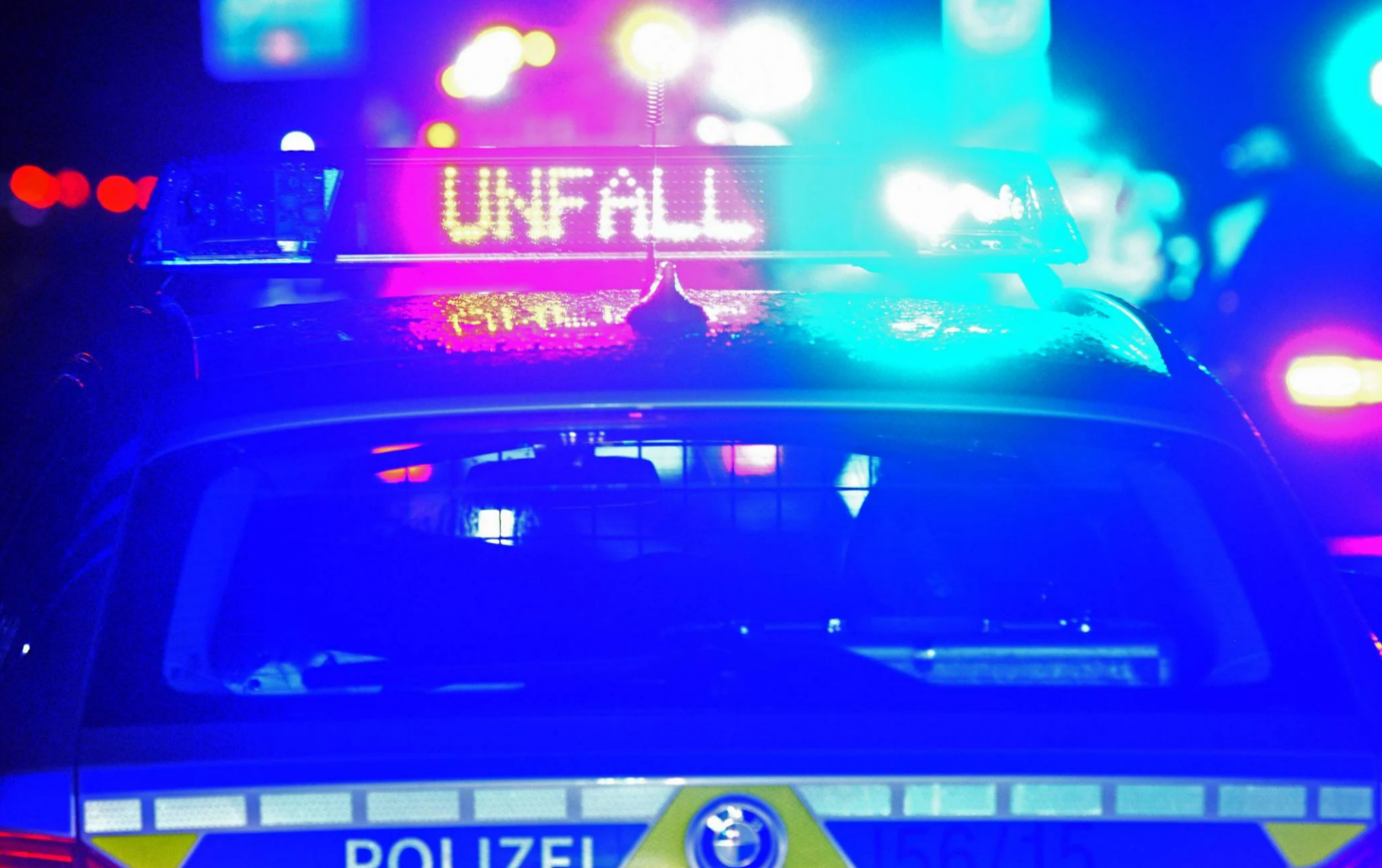 Tödlicher Busunfall mit Linienbus! Frau stirbt noch am Unfallort