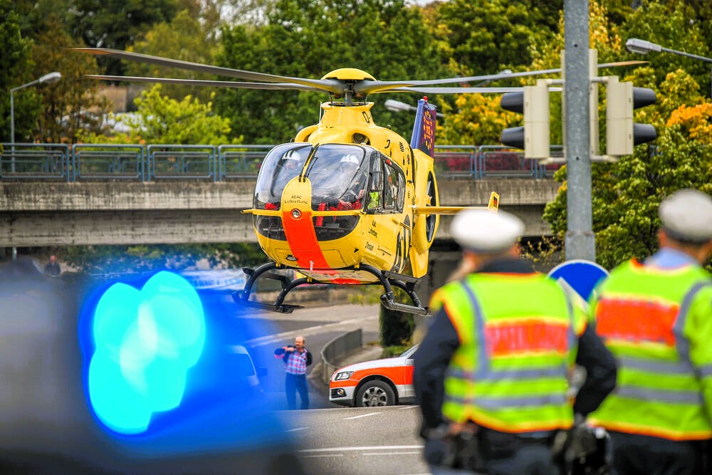 Autofahrer kollidiert mit 14-jährigem Radfahrer - Opfer stirbt im Krankenhaus