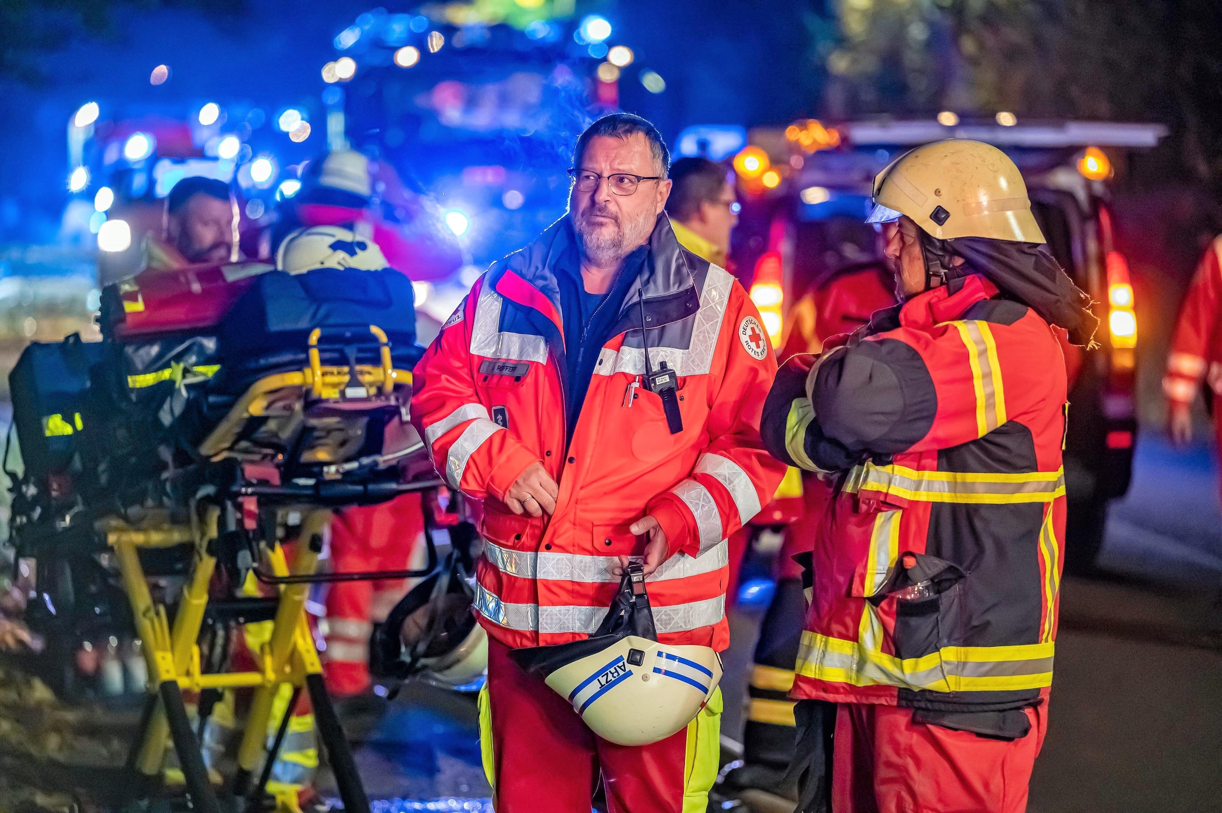 Linienbus-Unfall! Todesdrama Mutter vor den Augen der Tochter von Bus überfahren 