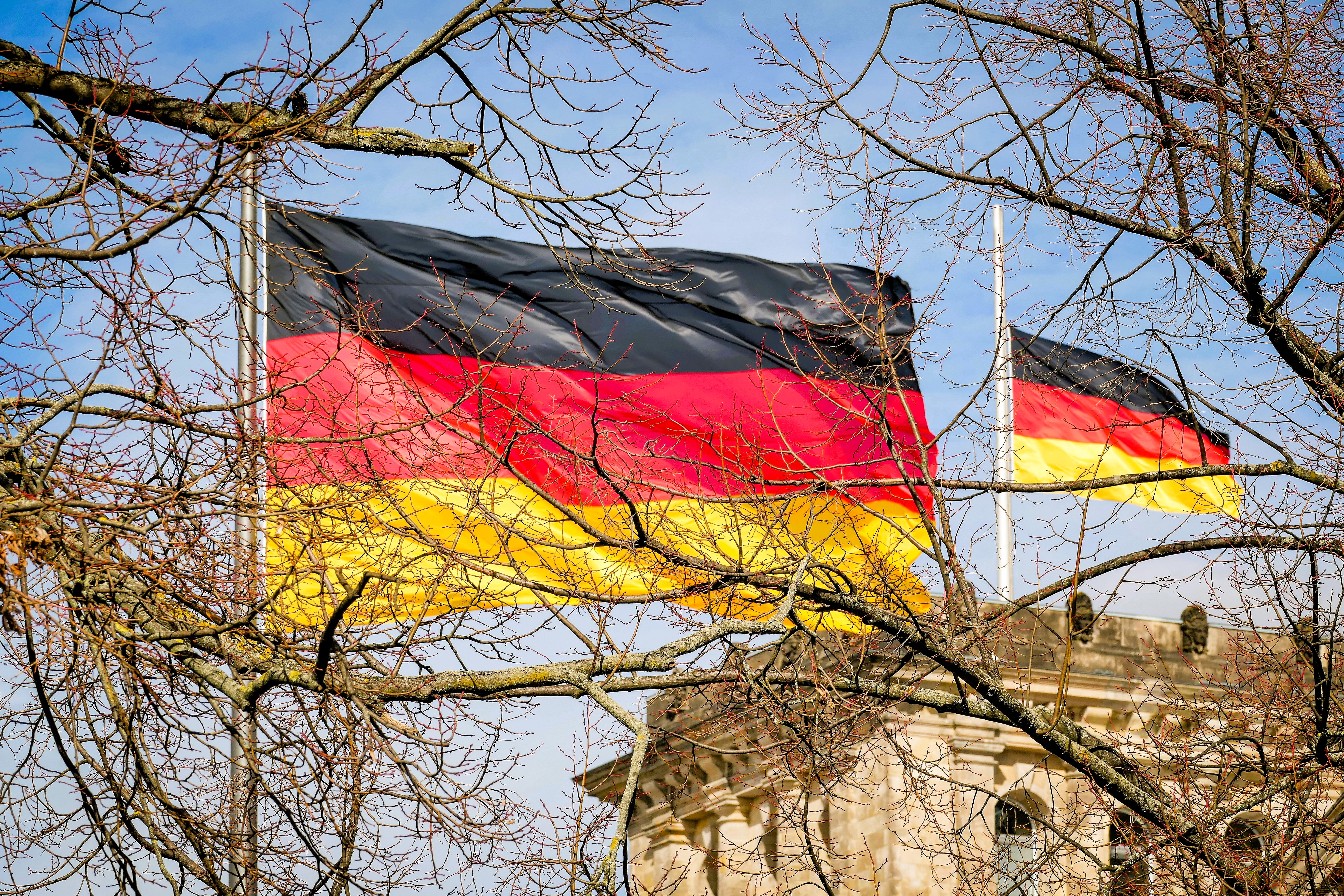 Trauer! Tragischer Verlust für Deutschland - wir nehmen Abschied von großen Stars.