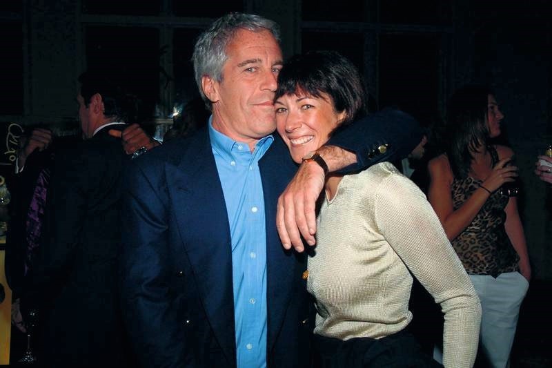 Die Queen sollte erpresst werden! Wegen Prinz Andrew - Jeffrey Epstein wollte Millionen von der Queen erpressen