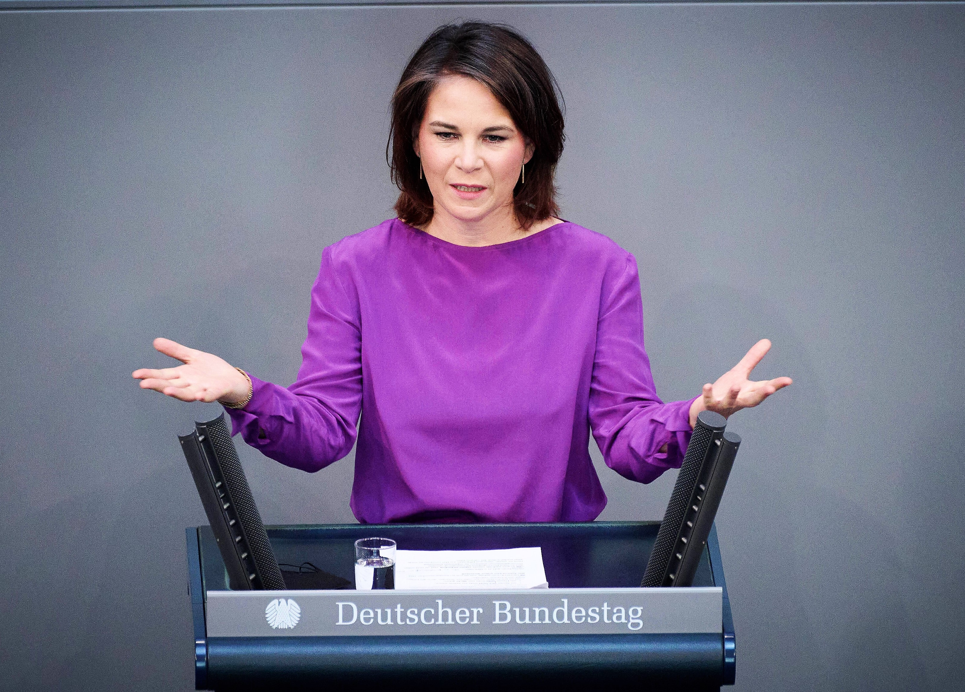 Russischer Ex-Präsident Medwedew beschimpft Annalena Baerbock! Jetzt flippt er aus