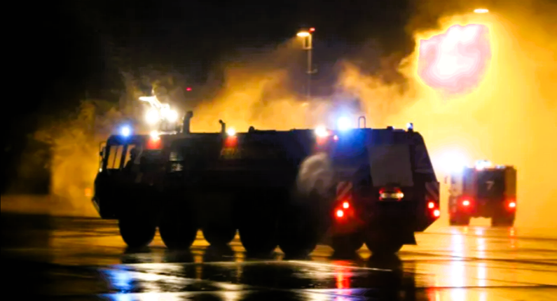 Feuerinferno auf italienischem Flughafen ausgebrochen - Passagiere in Angst! Flugverkehr noch lange gestört!