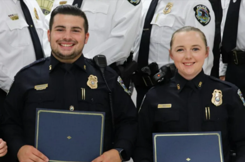 Polizisten schläft mit 6 Kollegen! Jetzt erhält sie eine gigantische Abfindung wegen sexueller Belästigung