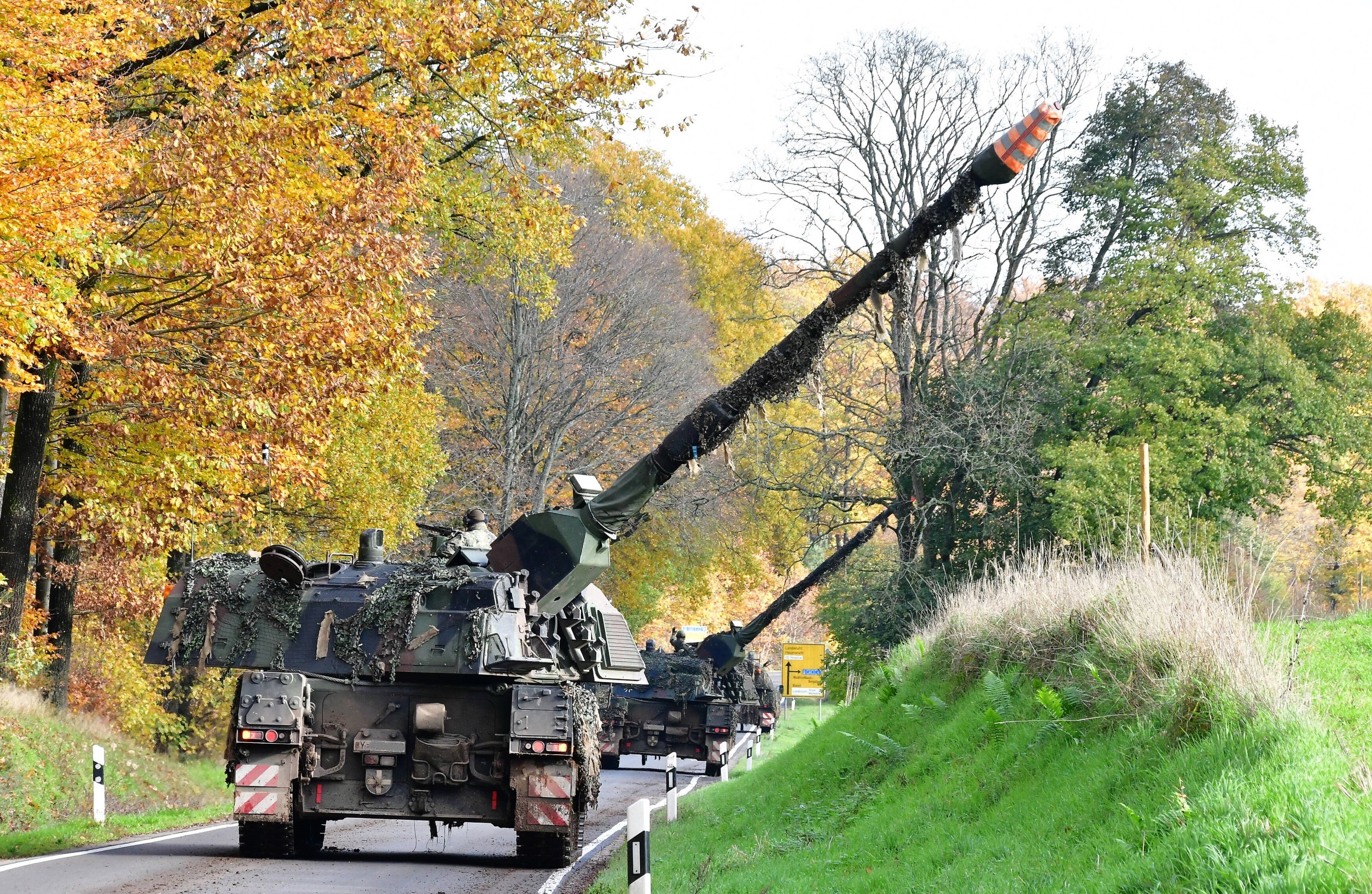 12 neue Panzerhaubitzen für die Ukraine - Deutschland sagt weitere Waffen zu