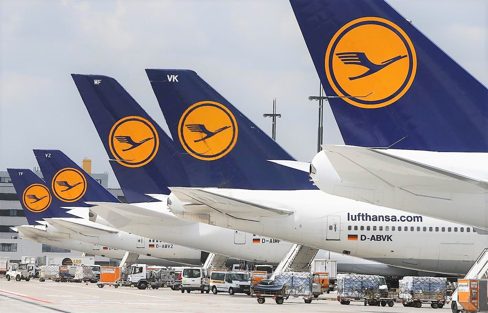 Lufthansa-Maschine muss notlanden! Druckabfall und Panik - Pilot entschließt sich zur Umkehr 