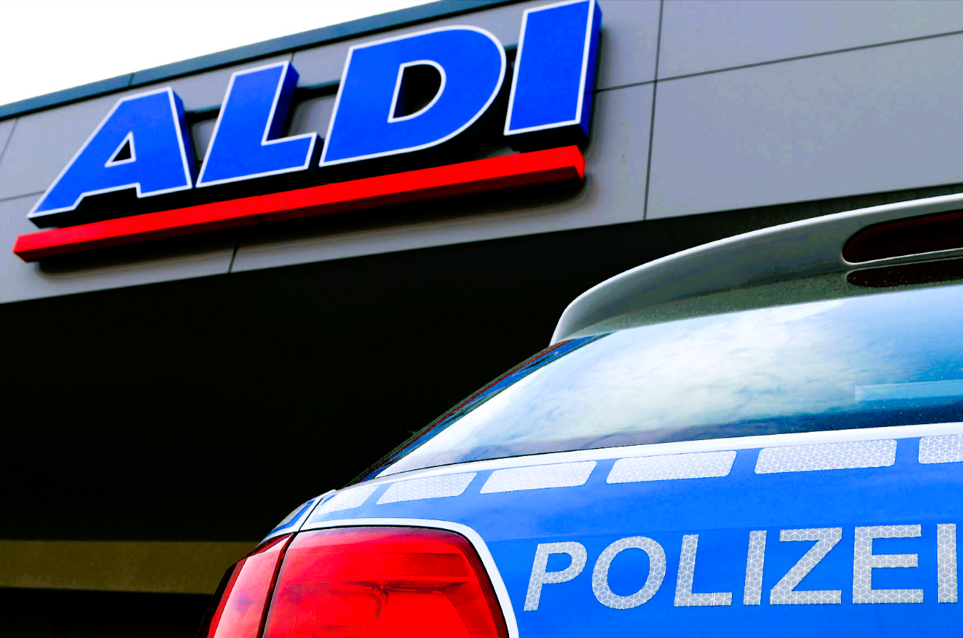 Mordversuch vor ALDI! Schockierender Vorfall: Niedergestochener Mann liegt in Blutlache vor Aldi-Markt