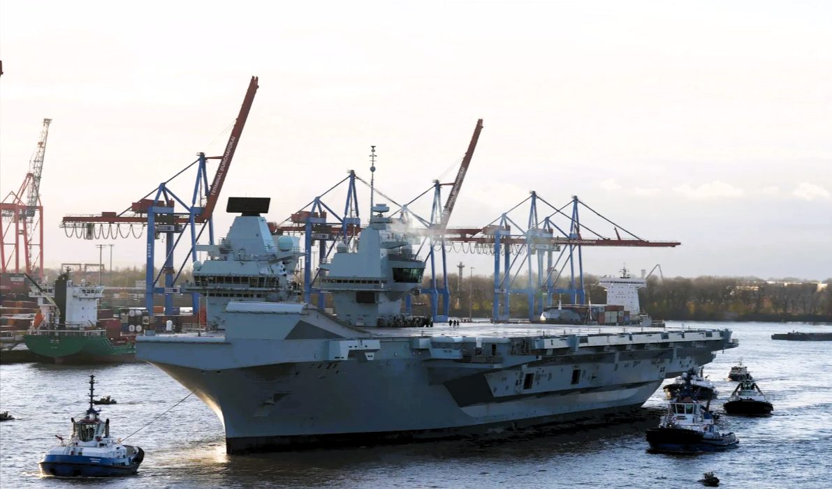 Russischer Angriff auf deutschen Hafen während britischer Flugzeugträger einläuft? Beunruhigende Nachrichten aus Hamburg!