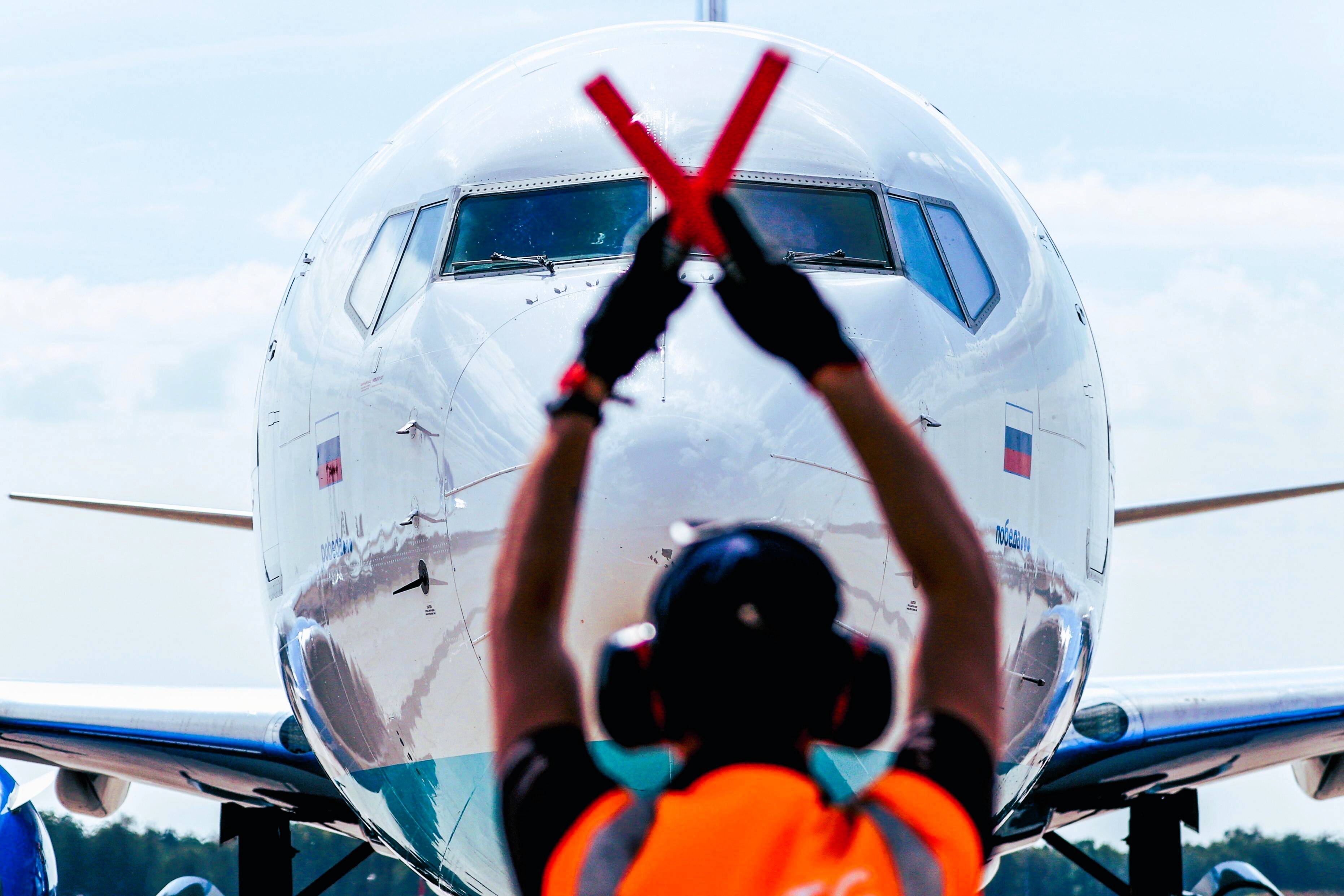 Notlandung! TUI-Maschine muss runter, Frau stirbt noch im Flugzeug! Hier alle Hintergründe: